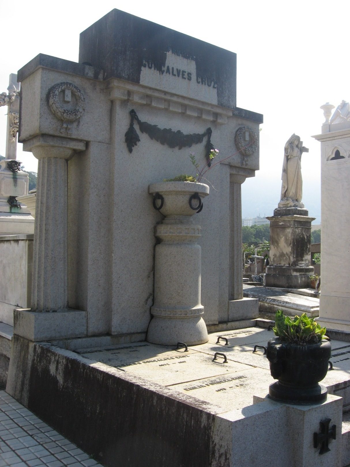 Oswaldo%20Cruz%27s%20tomb%20%286%29.JPG
